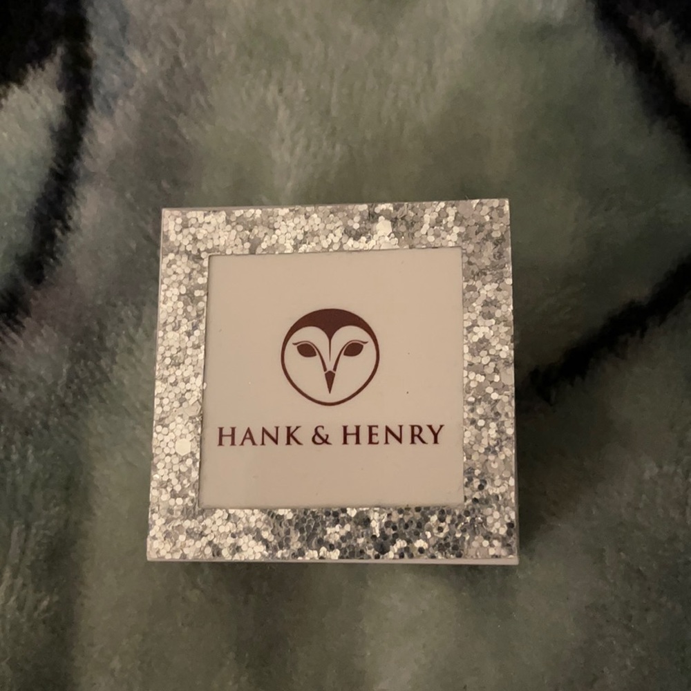 Hank and Henry Ms. Red Carpet eye kit